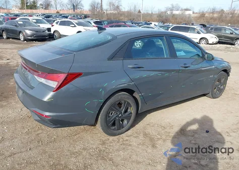 2023 Hyundai Elantra Sel z USA, uszkodzony, nr VIN KMHLM4AG7PU586912